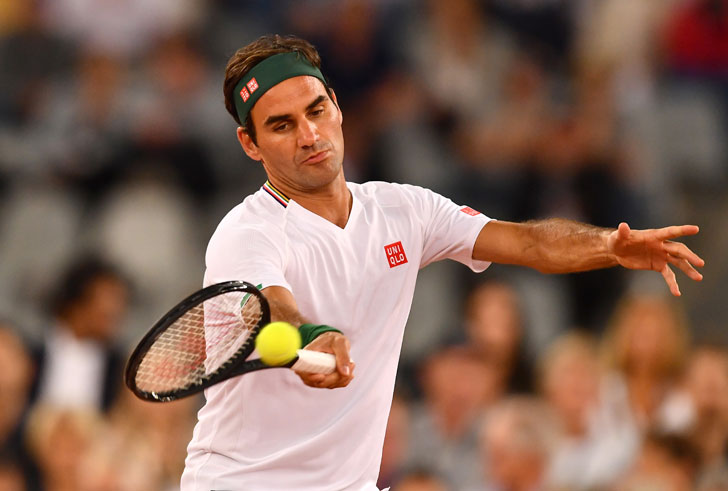 Roger Federer com o troféu do Open de França